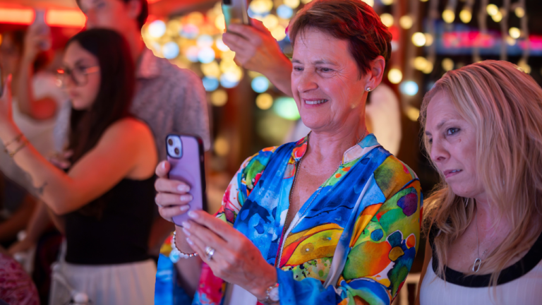Istanbul: Bosphorus Dinner Cruise with Private Table & Show