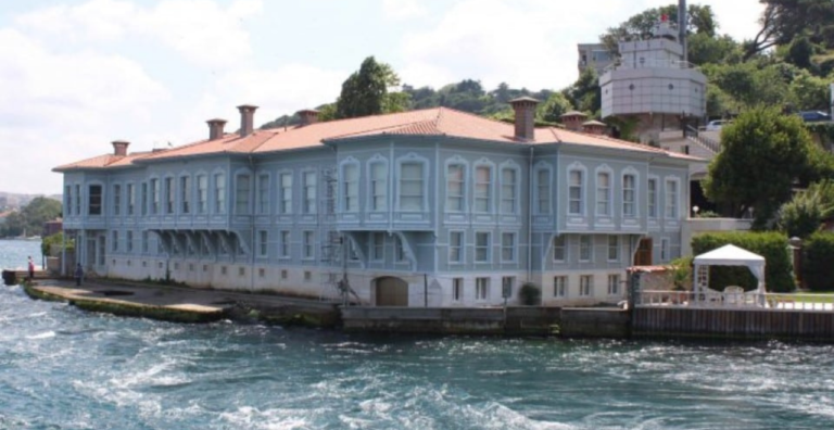 Estambul: crucero matutino o al atardecer por el Bósforo