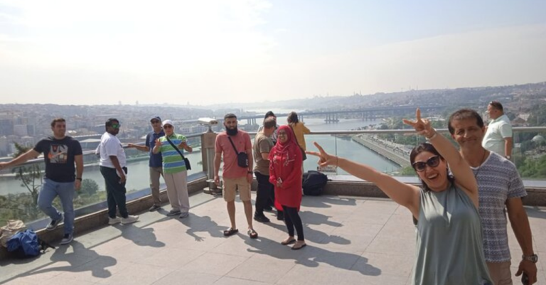 Istanbul: Europe and Asia Tour with Bosphorus Cruise