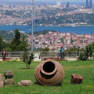 Istanbul: Europe and Asia Tour with Bosphorus Cruise