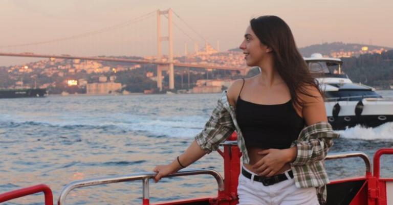 Istanbul: Europe and Asia Tour with Bosphorus Cruise