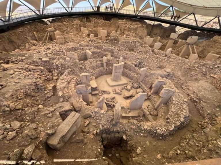 From Istanbul: Mount Nemrut & Göbekli Tepe 2-Day Tour