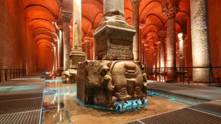 Istanbul: Private Customized Tour with Local Guide